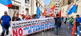 Cerreto D’Esi - Al via il tavolo Electrolux, governo e sindacati chiedono di ritirare il piano